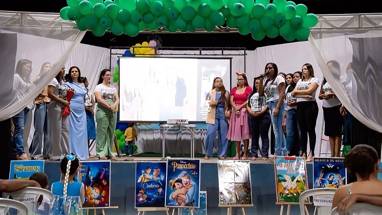 Imagens da Notícia Municipais Arte, talento e participação familiar marcam o primeiro Sarau do CMEI José de França Barbosa