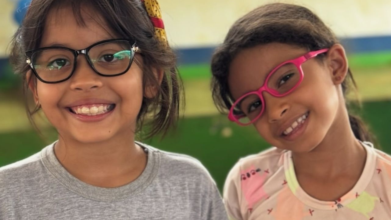 Imagens da Notícia Municipais Entrega de óculos marca celebração de aniversário e beneficia 350 crianças da rede municipal