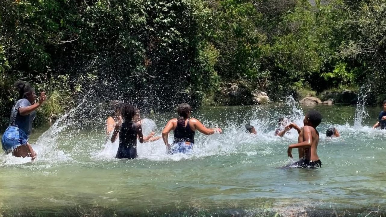 Imagens da Notícia Municipais Projeto de Natação fortalece inclusão e segurança nas comunidades quilombolas de Cavalcante