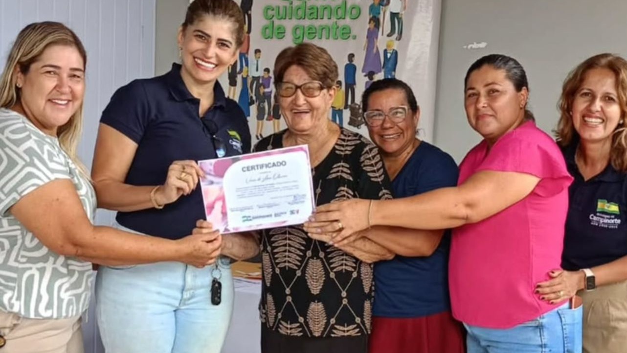 Imagens da Notícia Municipais Entrega de certificados celebra dedicação e criatividade de idosos em oficinas do SCFV