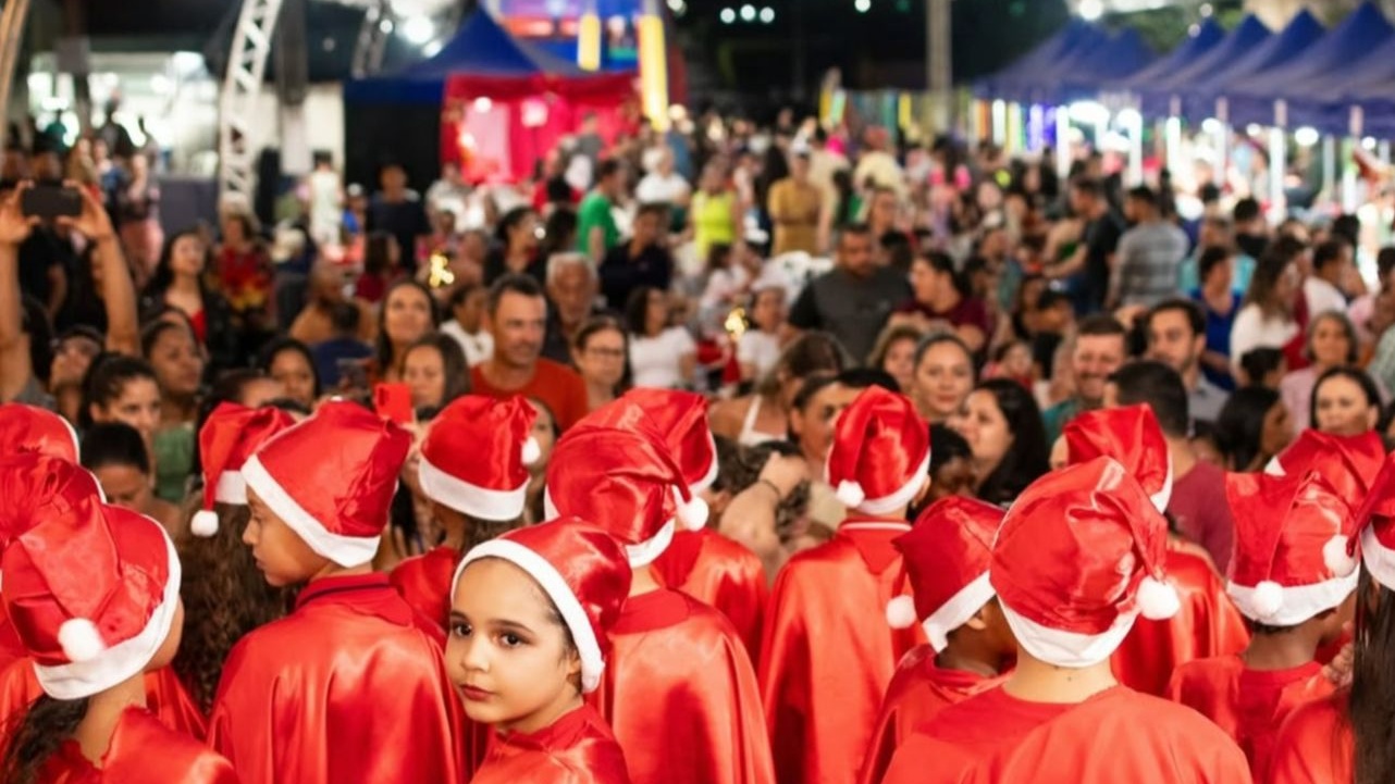 Imagens da Notícia Municipais Feirinha se despede de 2025 em clima natalino e celebra união da comunidade